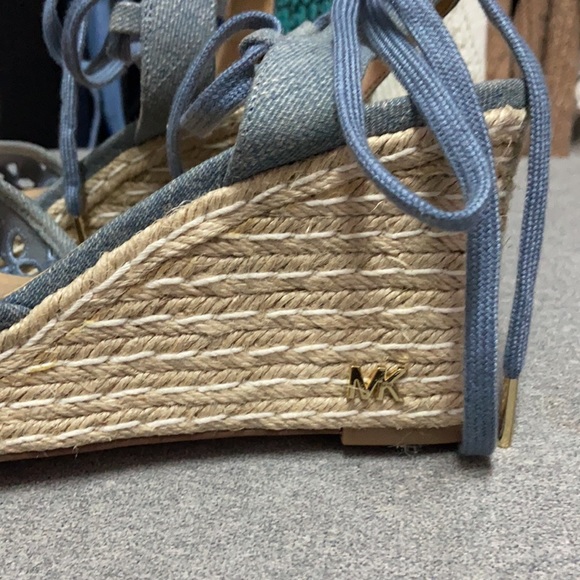 Tie up Michale Kors espadrille sandals - Picture 4 of 4